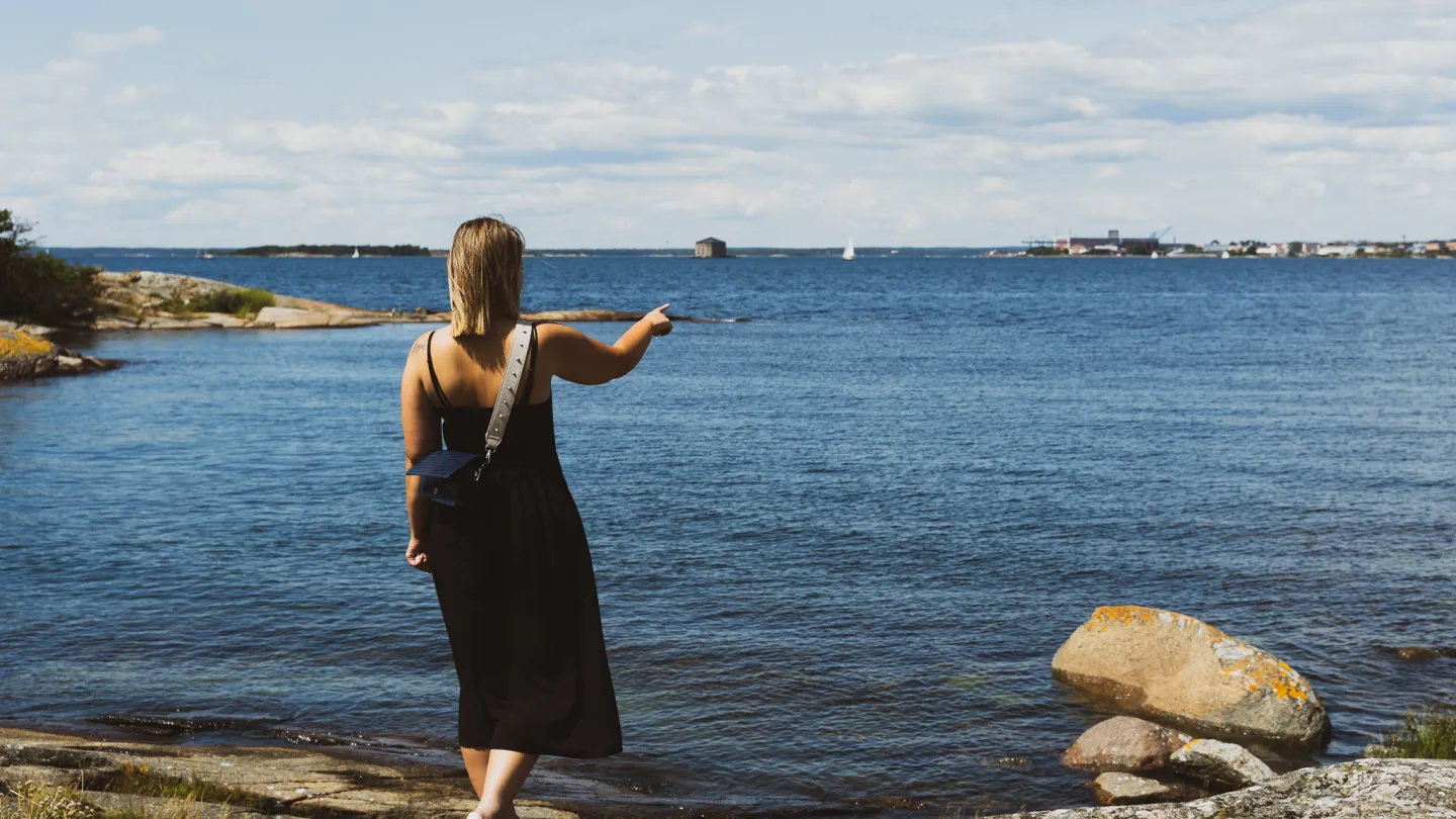 Kvinna vid havet