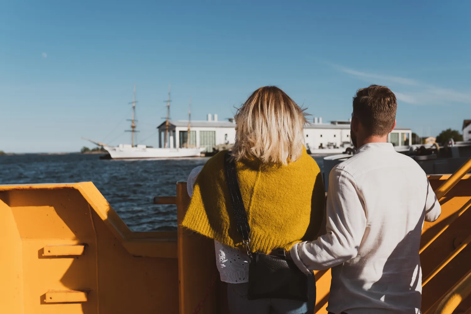 Par på Aspöfärjan