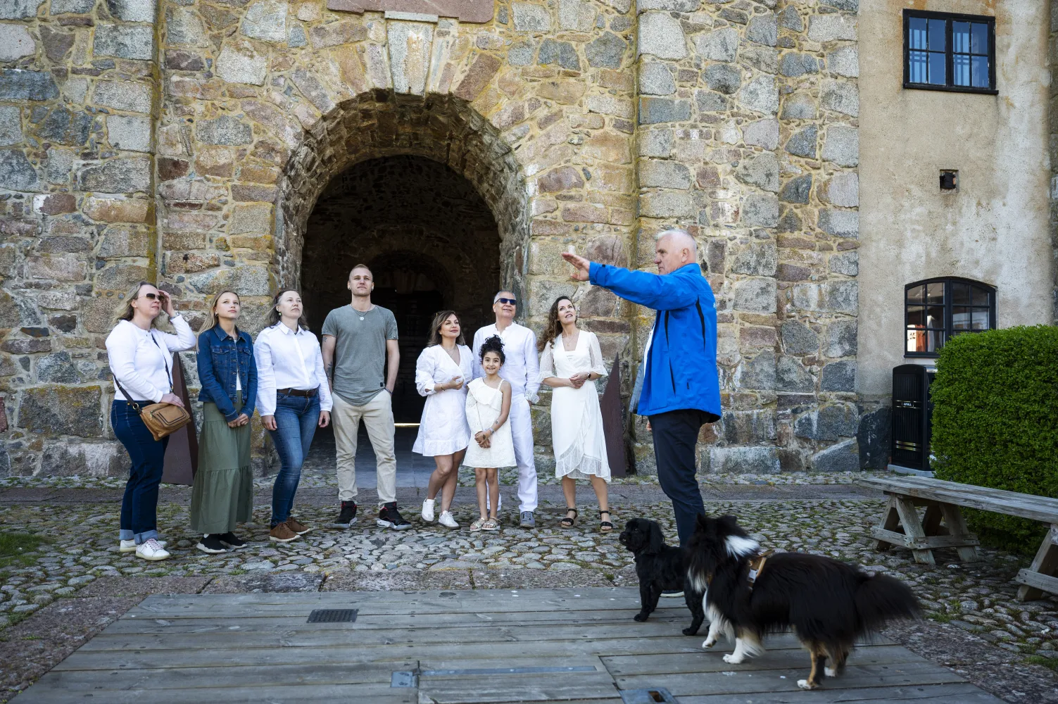 Guidade tur av Drottningskärs kastell med hund