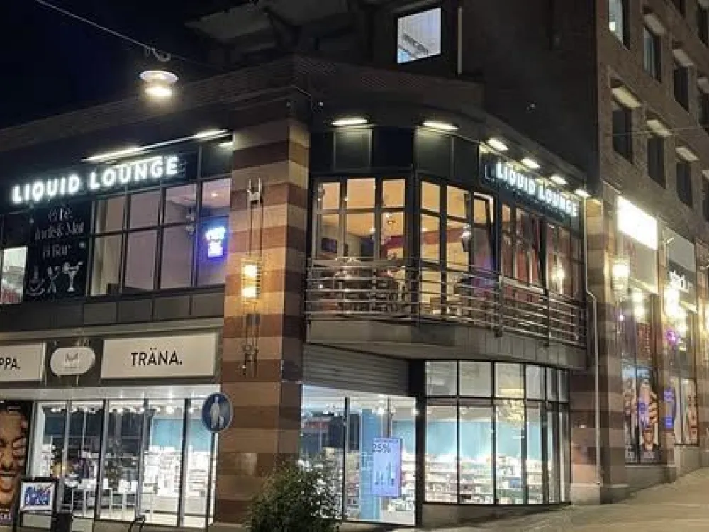 Liquid Lounge