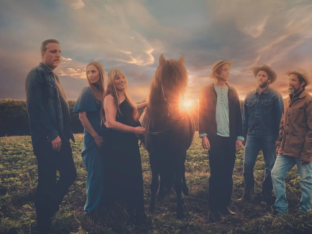 Musteriet Live - Dennis Hollström and the ponies