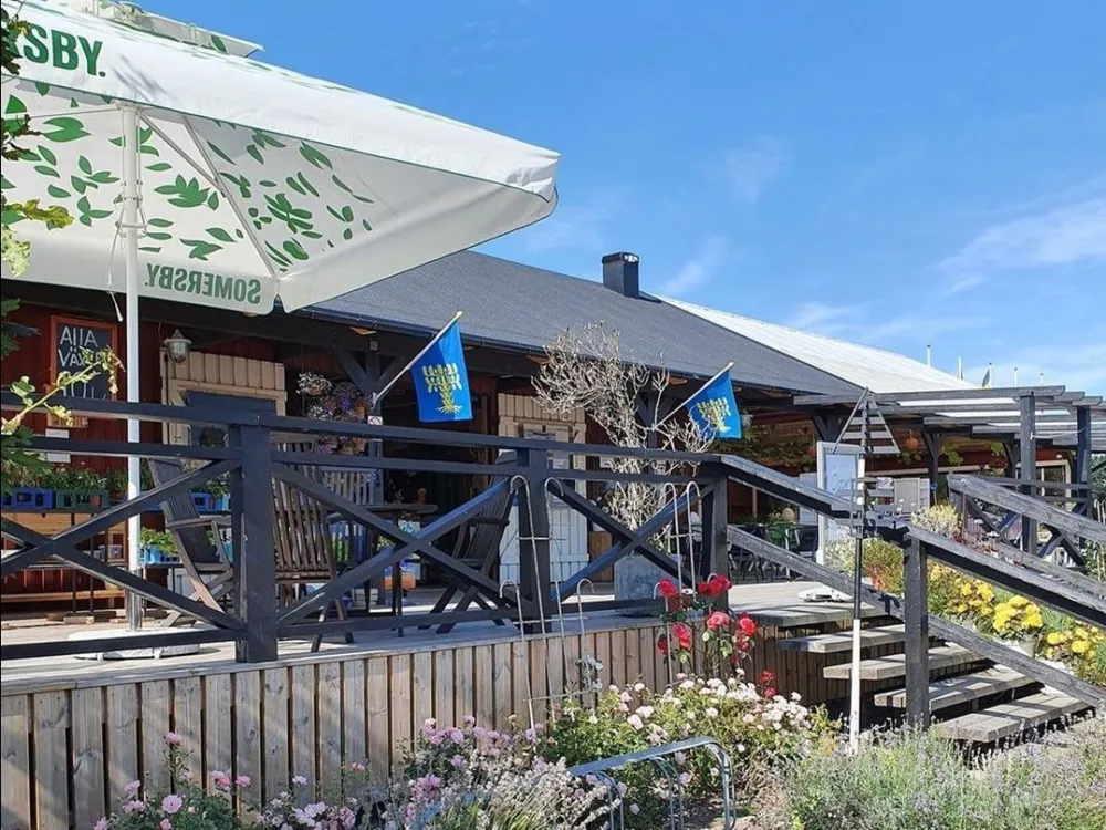 Brofästet Senoren farmshop & Baltic café