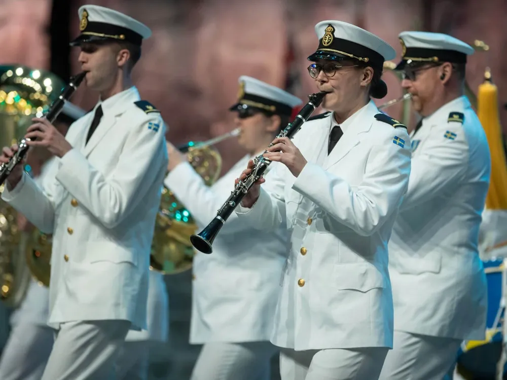 Marinens Musikkår -  Marsch till 100 %