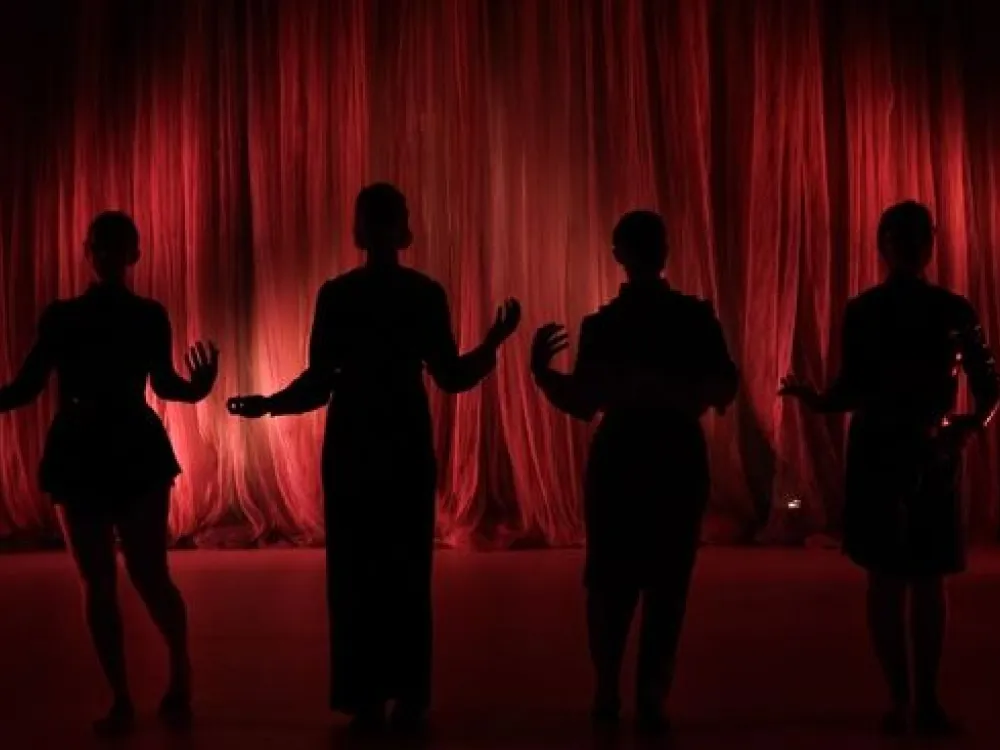 The Wrinkled Qualities of Time