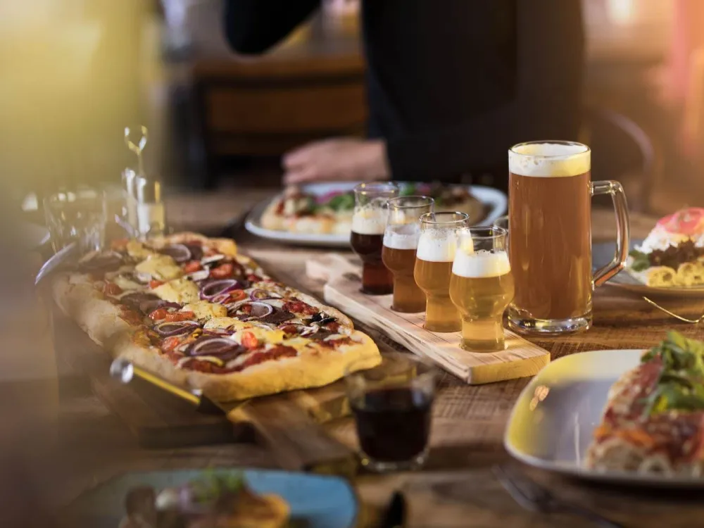 Gårdsförsäljningsevent med guidad rundtur i bryggeri och destilleri på Bryggerifabriken