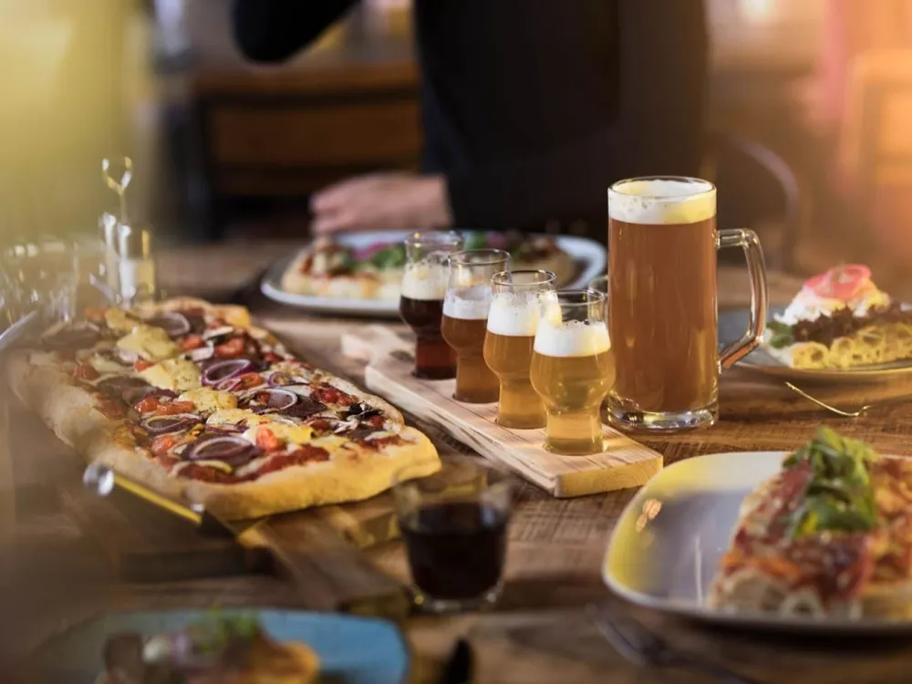 Gårds-försäljningsevent med guidad rundtur i bryggeri och destilleri på Bryggerifabriken