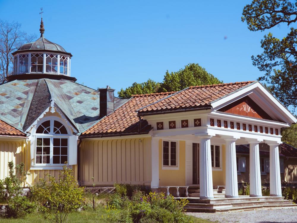 Skärva Herrgård (Skärva mansion)