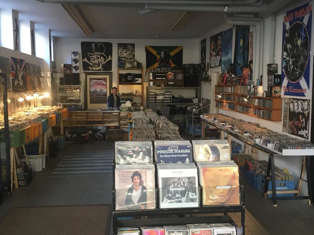 Pedda Records & Games