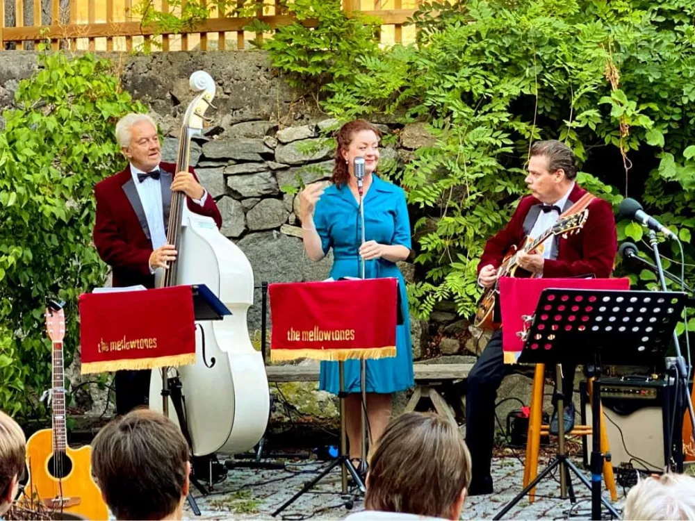 "Dancing in the streets" med The Mellowtones