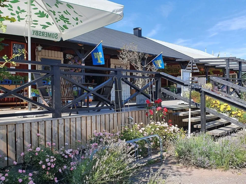 Brofästet Senoren farmshop & Baltic café