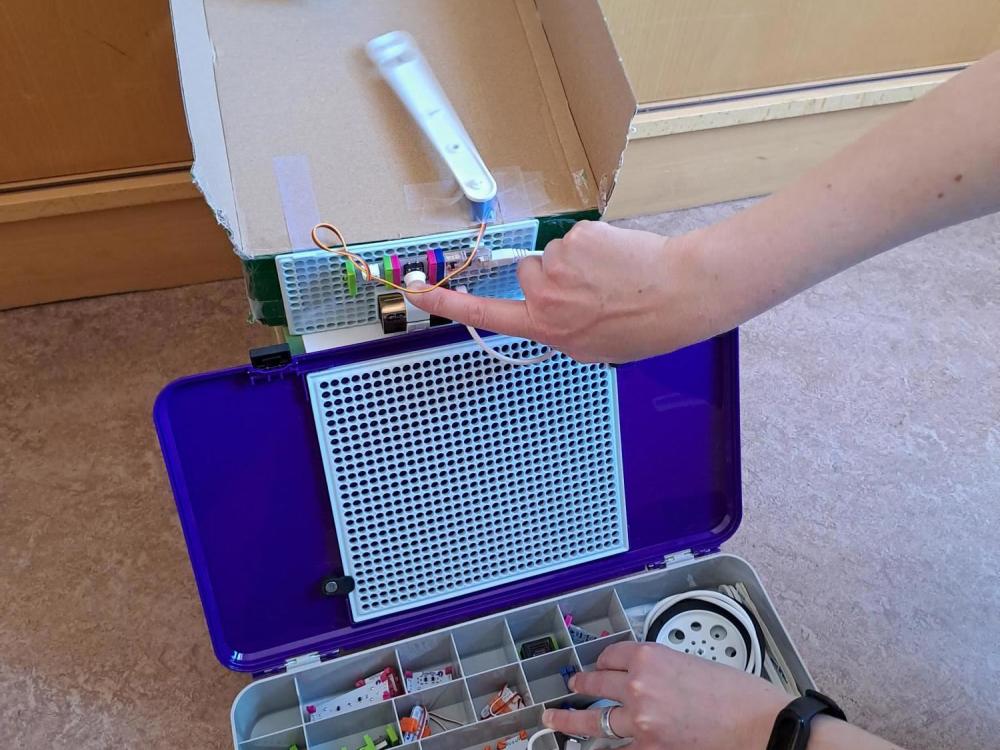 Bygg din egen uppfinning med littleBits