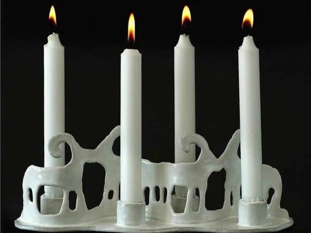 While the snow is falling... a kind of Christmas market in Ramdala Old School