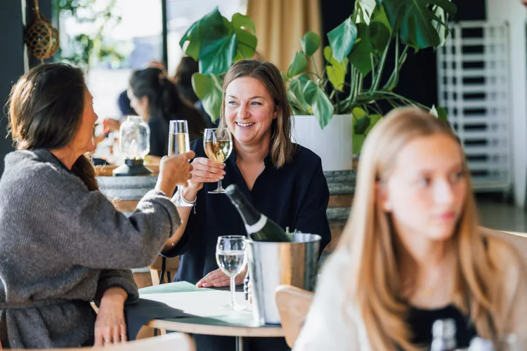 Blomlöfs på Saltö- Havets smaker vid kajkanten