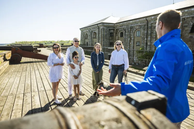 Guided tour - Time Travel at Drottningskär Citadel.