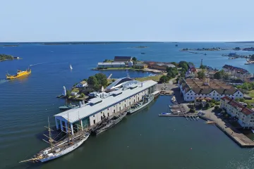 Flygbild över Marinmuseum och Stumholmen