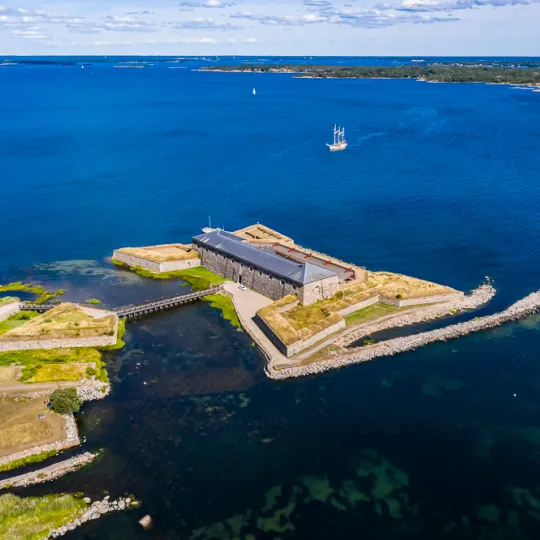 Flygbild över Drottningskärs kastell
